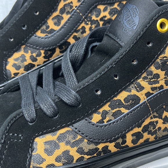 Vans Skate Sk8 Hi Deco Cher Strauberry Sneaker ASA - Picture 2 of 5